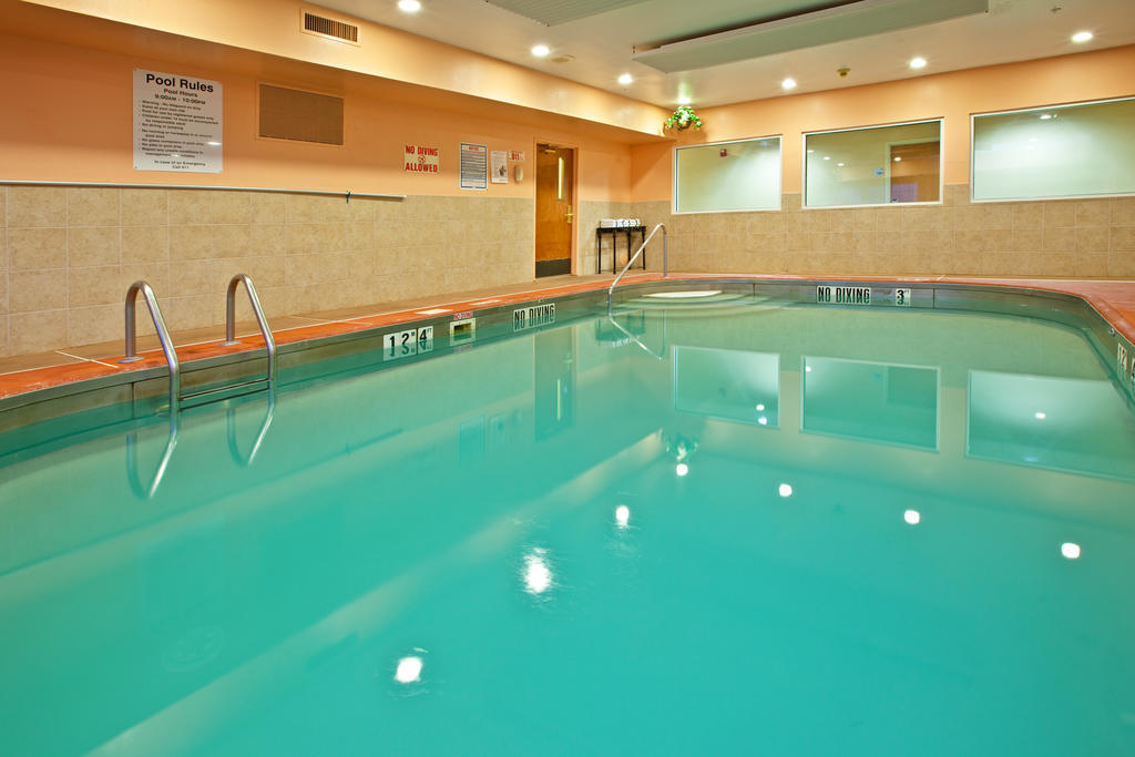Holiday Inn Express Hotel & Suites Harrison Eksteriør billede