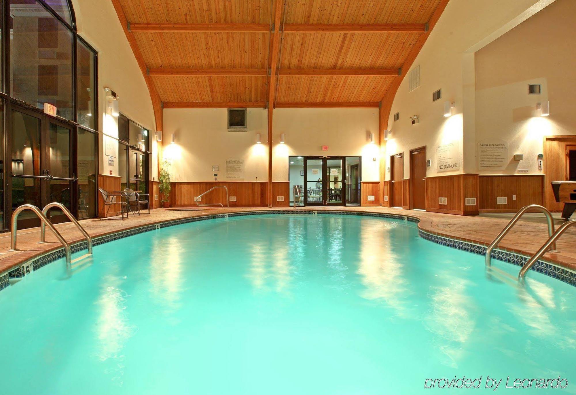 Holiday Inn Express Hotel & Suites Harrison Eksteriør billede
